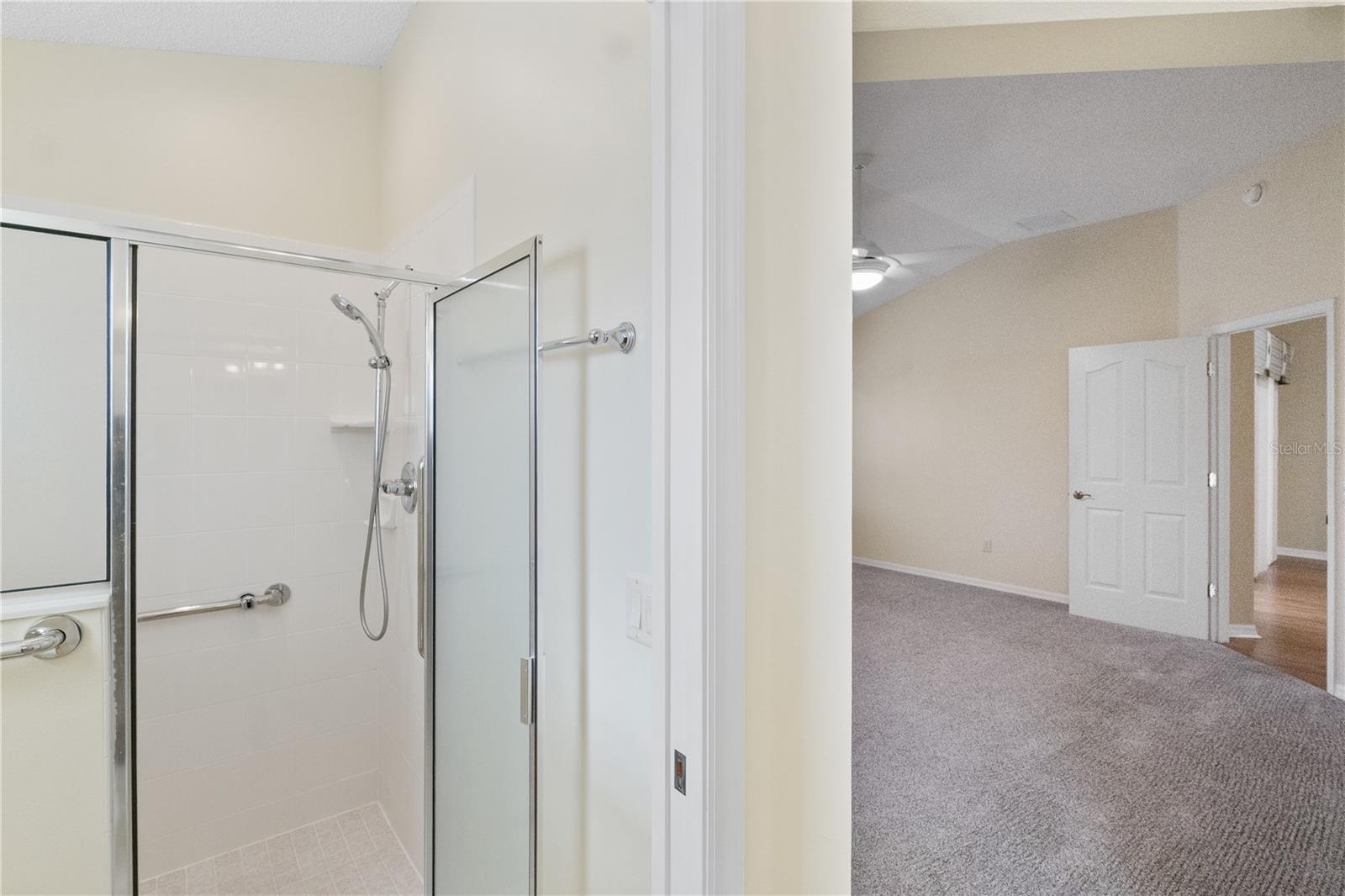 Image 18 of 30 For 16812 86th Albany Avenue