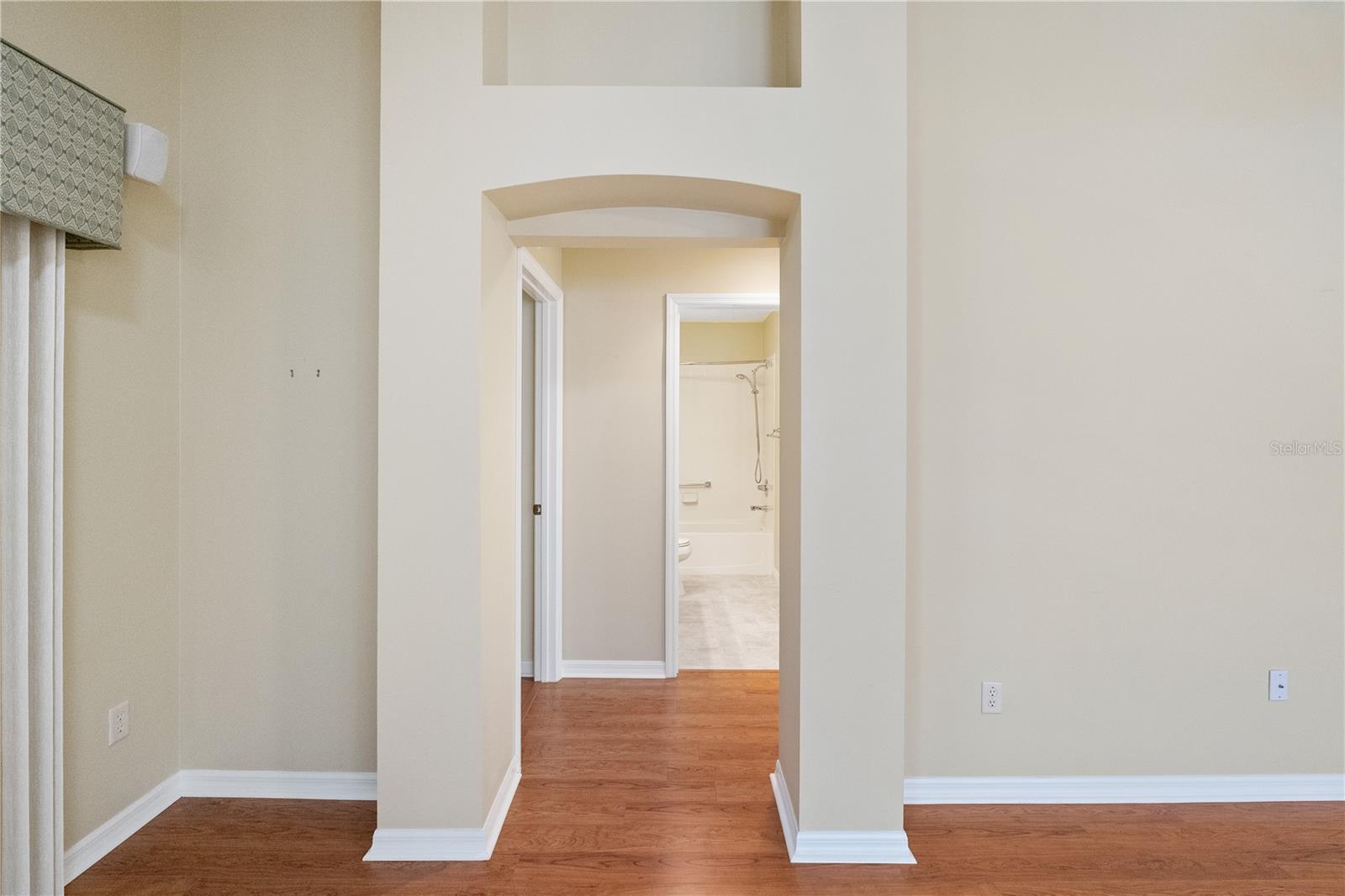 Image 19 of 30 For 16812 86th Albany Avenue