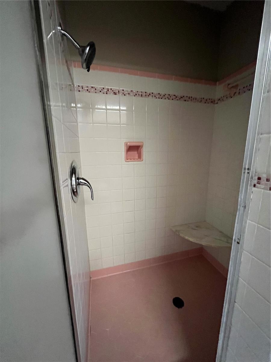 Image 11 of 23 For 812 Northside Drive