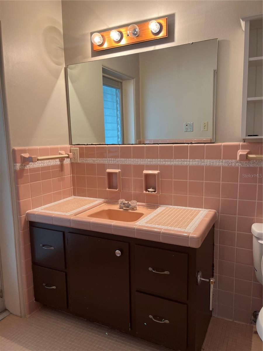 Image 13 of 23 For 812 Northside Drive