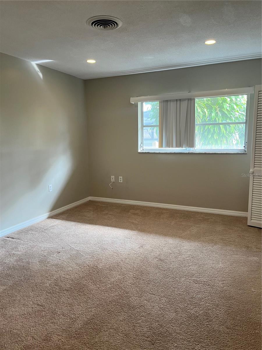 Image 16 of 23 For 812 Northside Drive