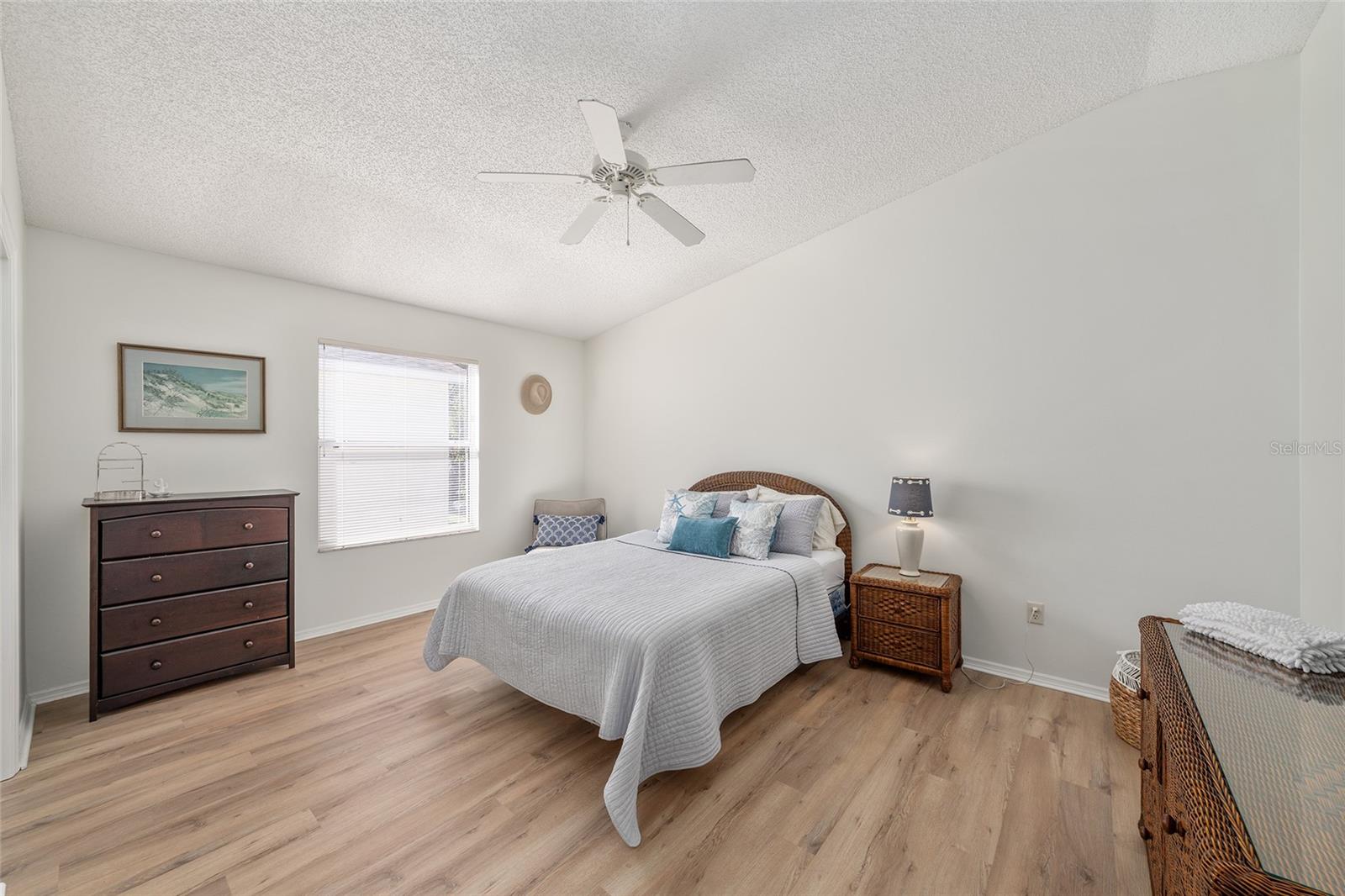 Image 3 of 34 For 16966 94th Sunnybrook Circle