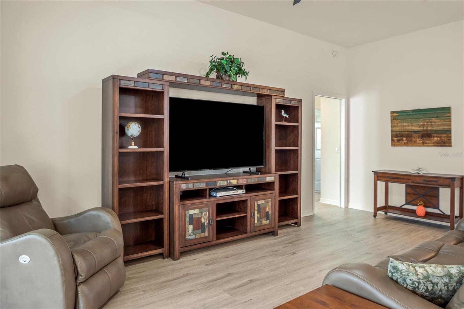 Image 12 of 52 For 3102 Sweetgum Street