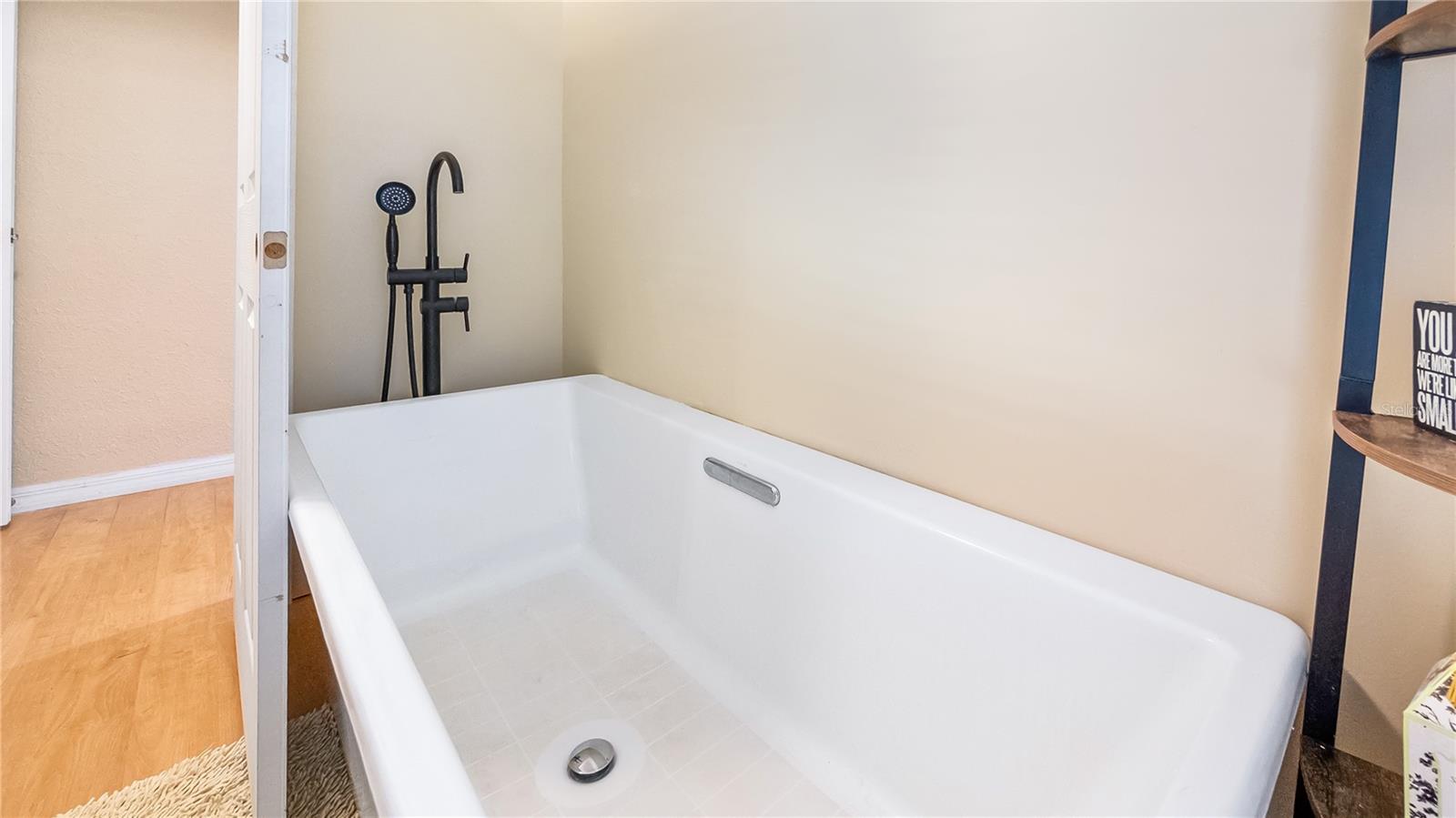 Image 16 of 33 For 172 Virginia Avenue