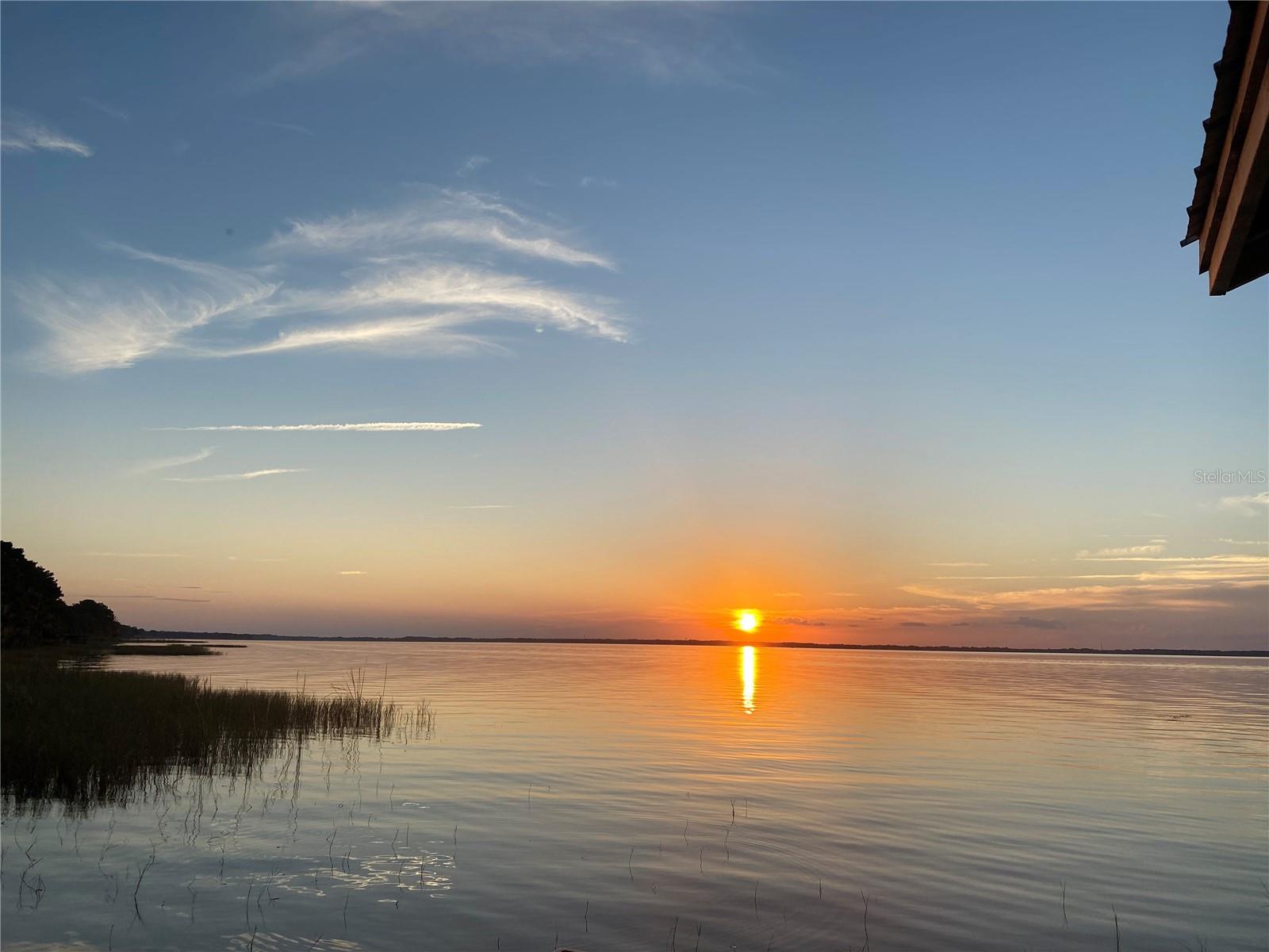 Image 3 of 72 For 801 Lakeshore Drive