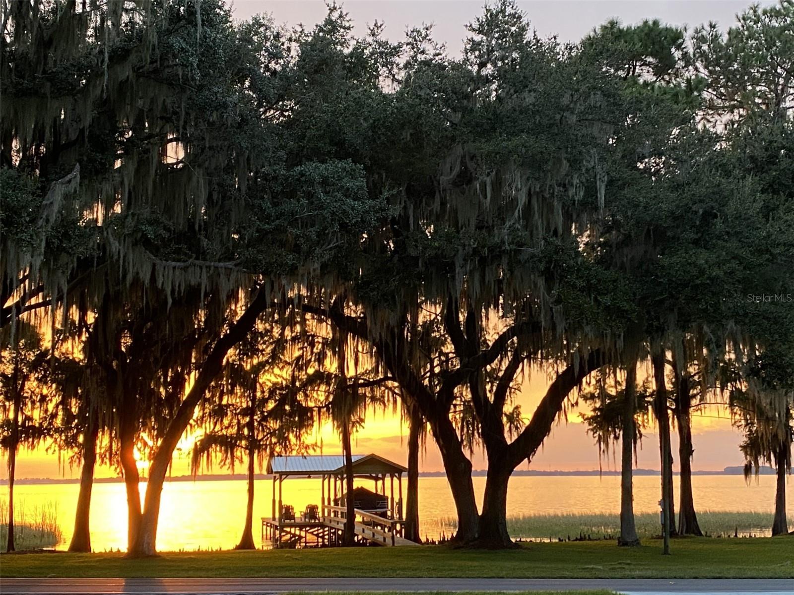 Image 4 of 72 For 801 Lakeshore Drive