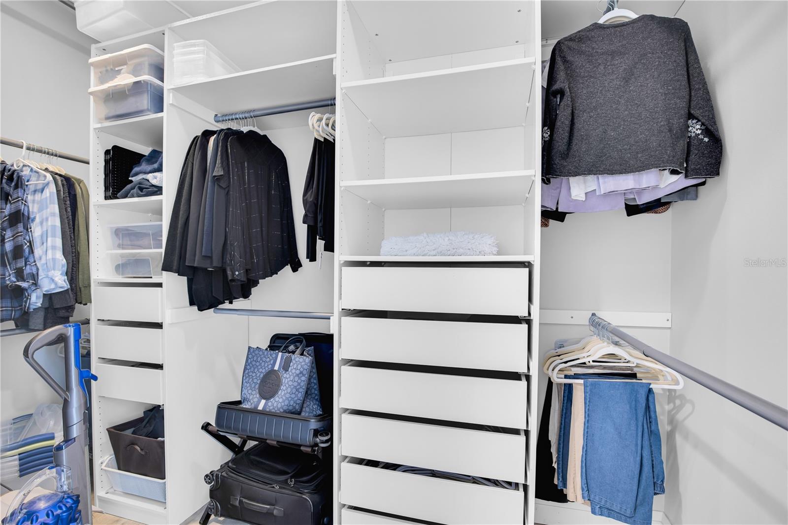 Image 43 of 72 For 801 Lakeshore Drive