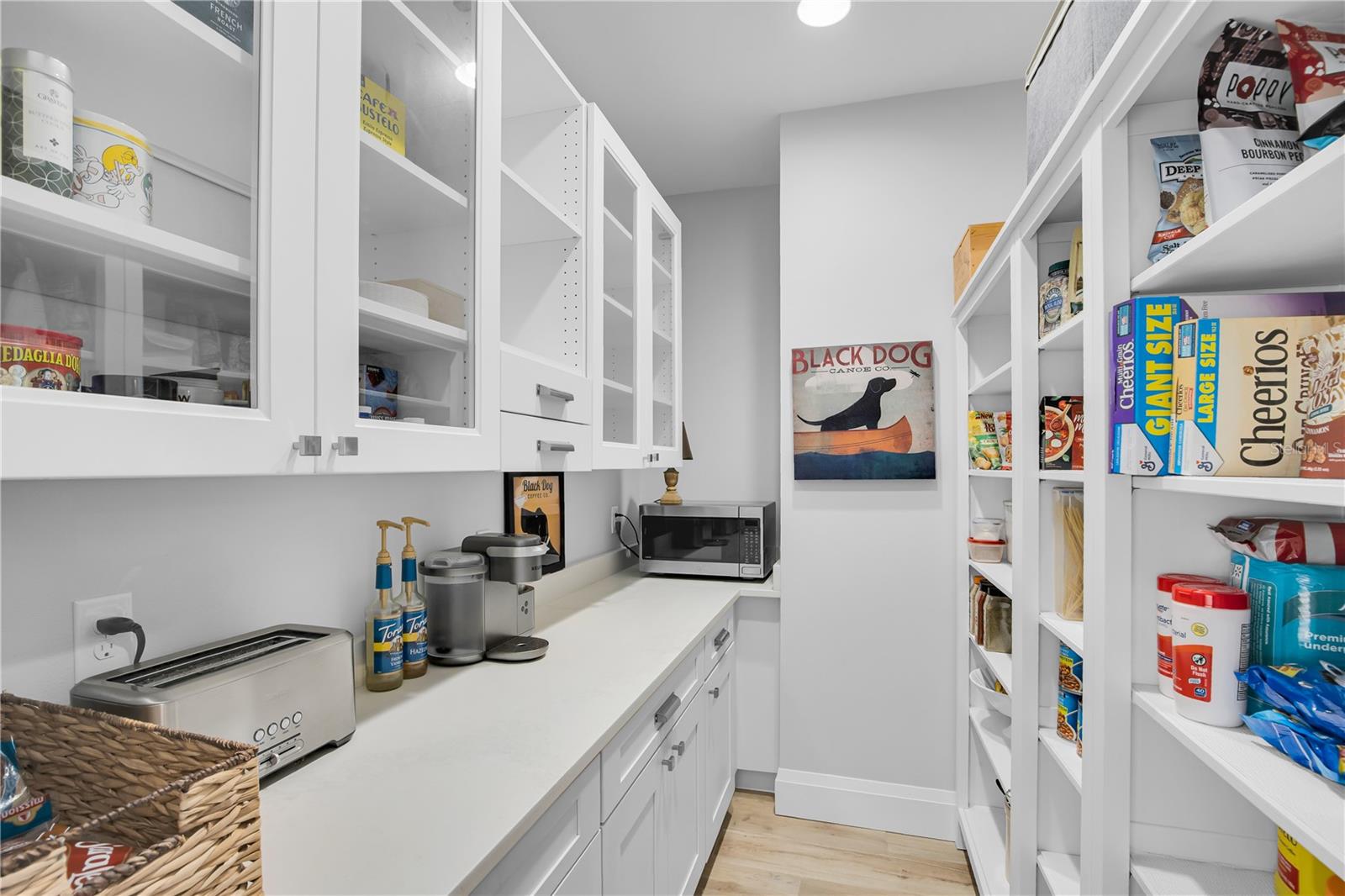 Image 47 of 72 For 801 Lakeshore Drive