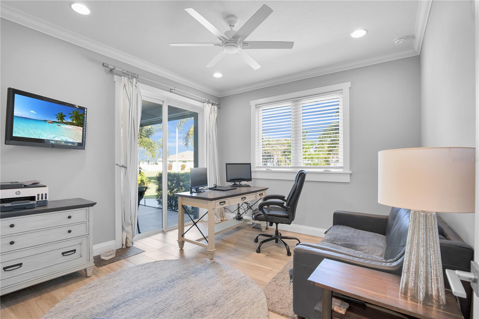 Image 50 of 72 For 801 Lakeshore Drive