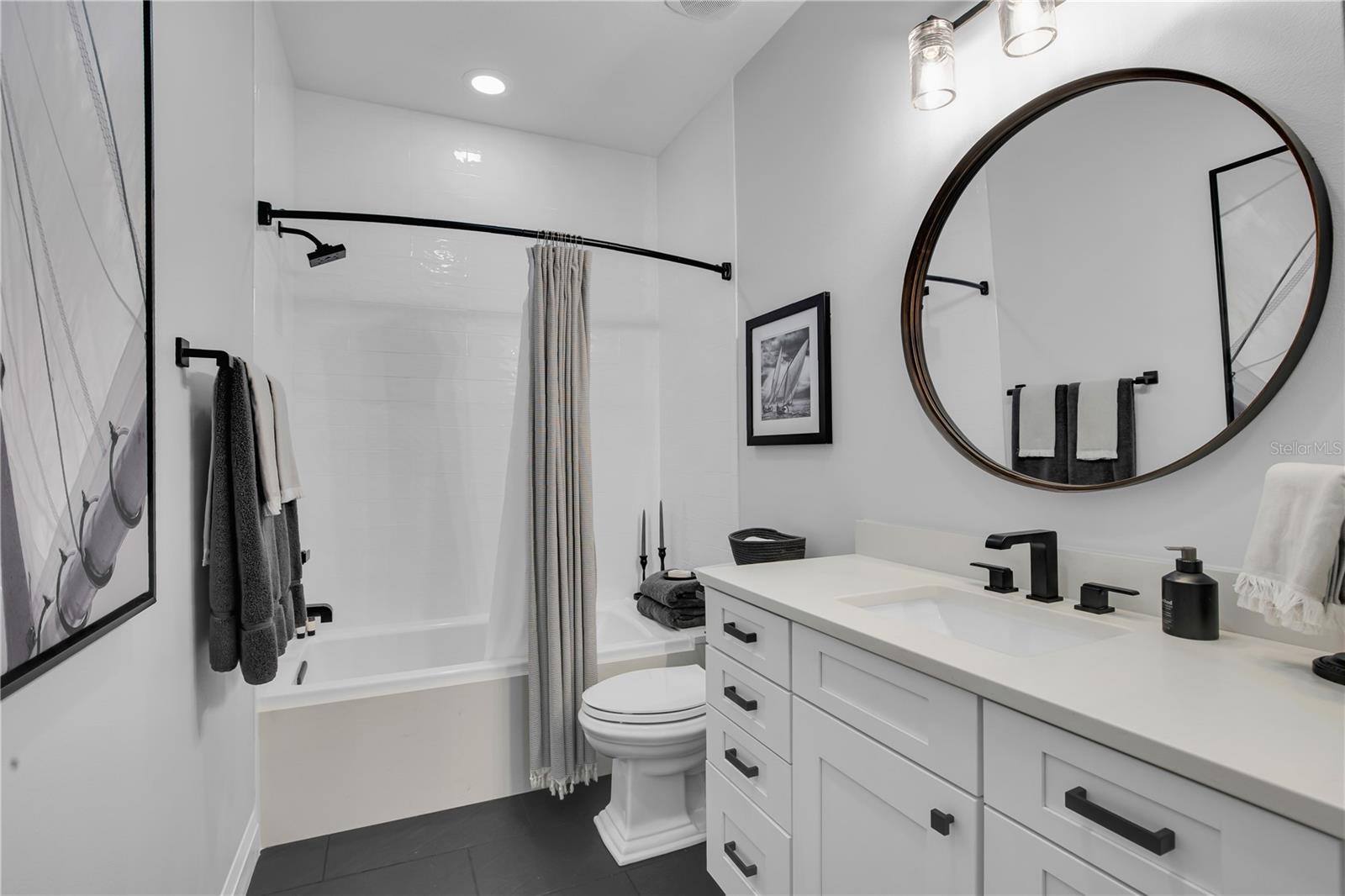 Image 52 of 72 For 801 Lakeshore Drive