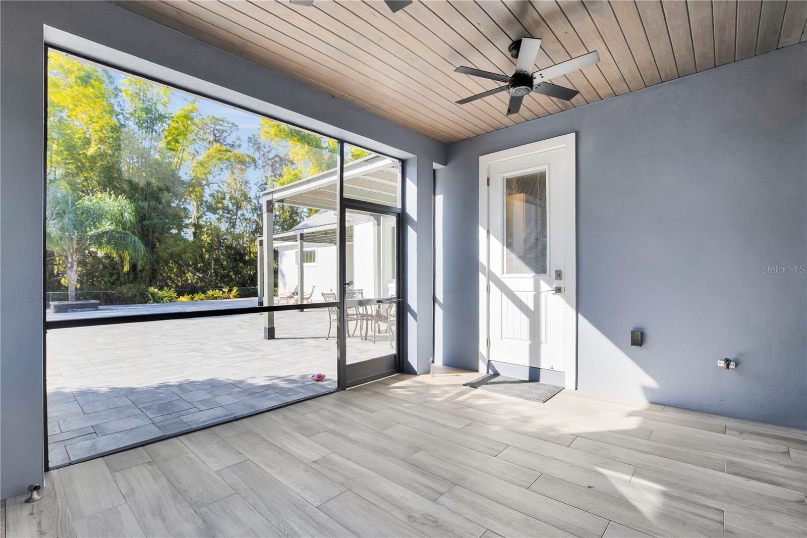 Image 57 of 72 For 801 Lakeshore Drive