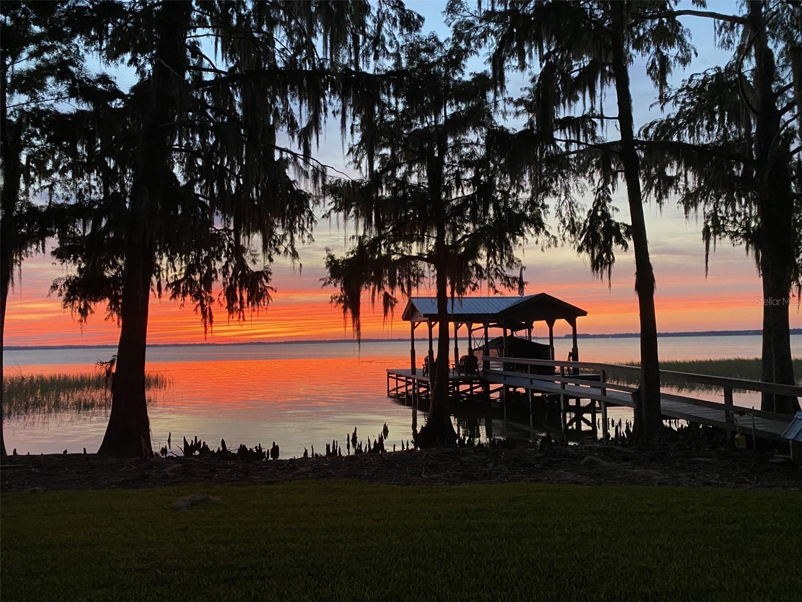 Image 6 of 72 For 801 Lakeshore Drive