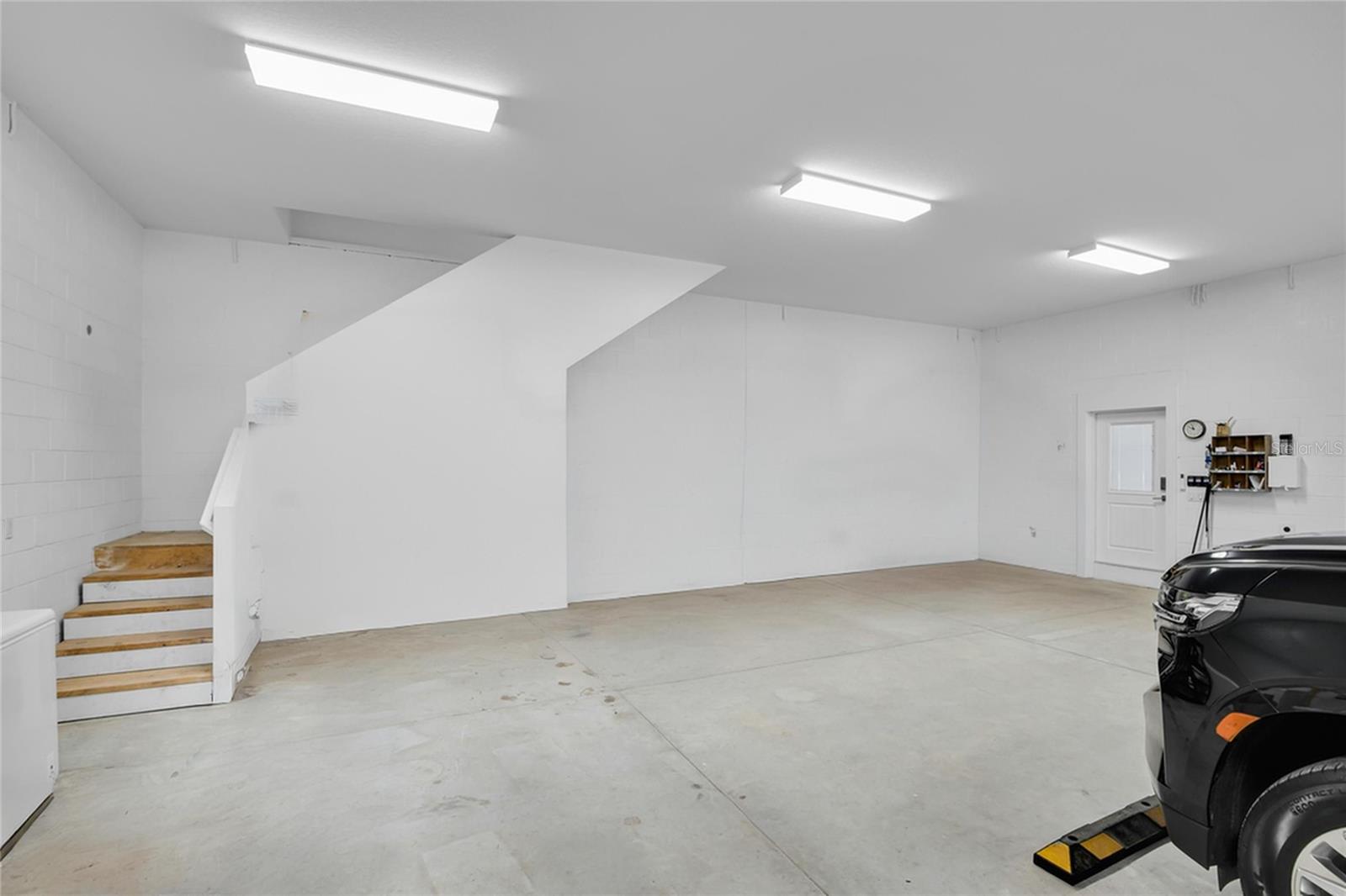 Image 61 of 72 For 801 Lakeshore Drive