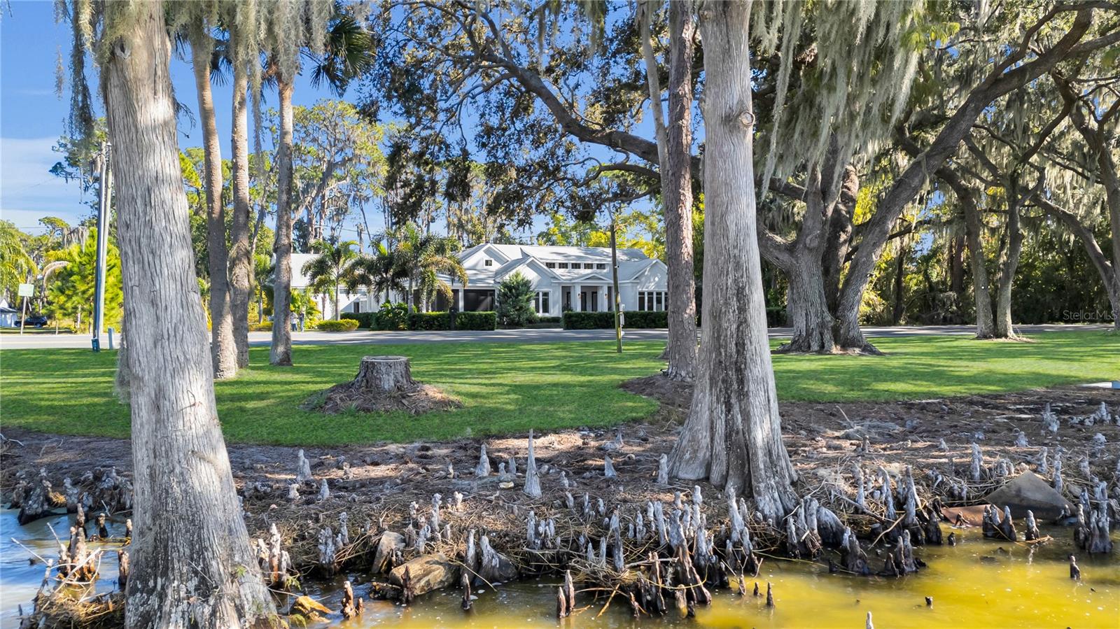 Image 70 of 72 For 801 Lakeshore Drive