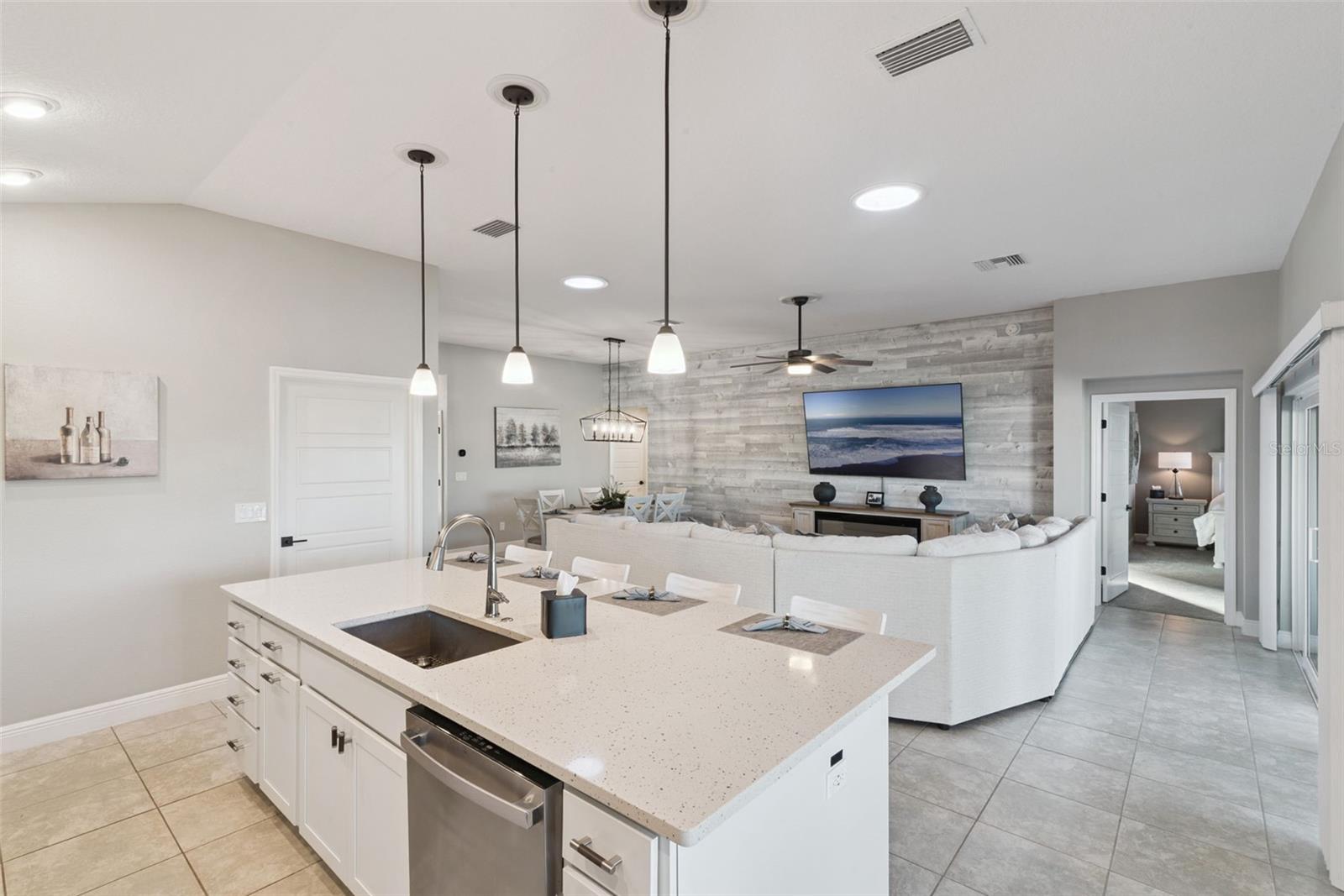 Image 6 of 46 For 1399 Kenneth Street