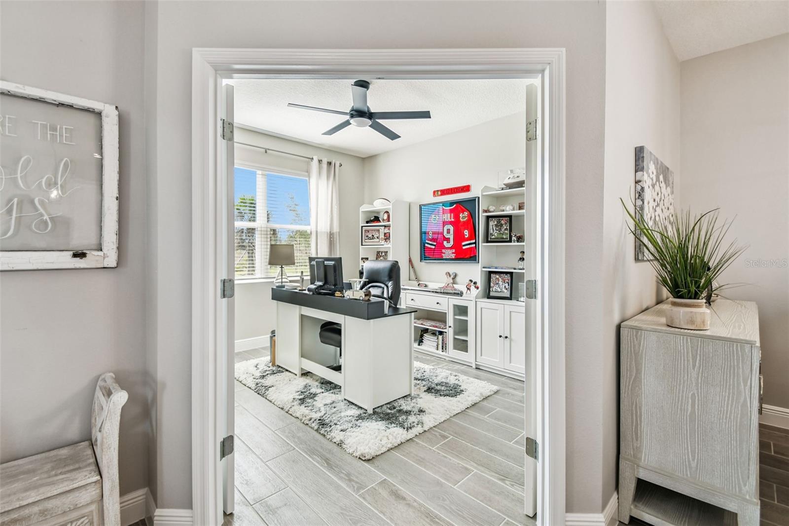 Image 13 of 37 For 14539 Crestavista Avenue