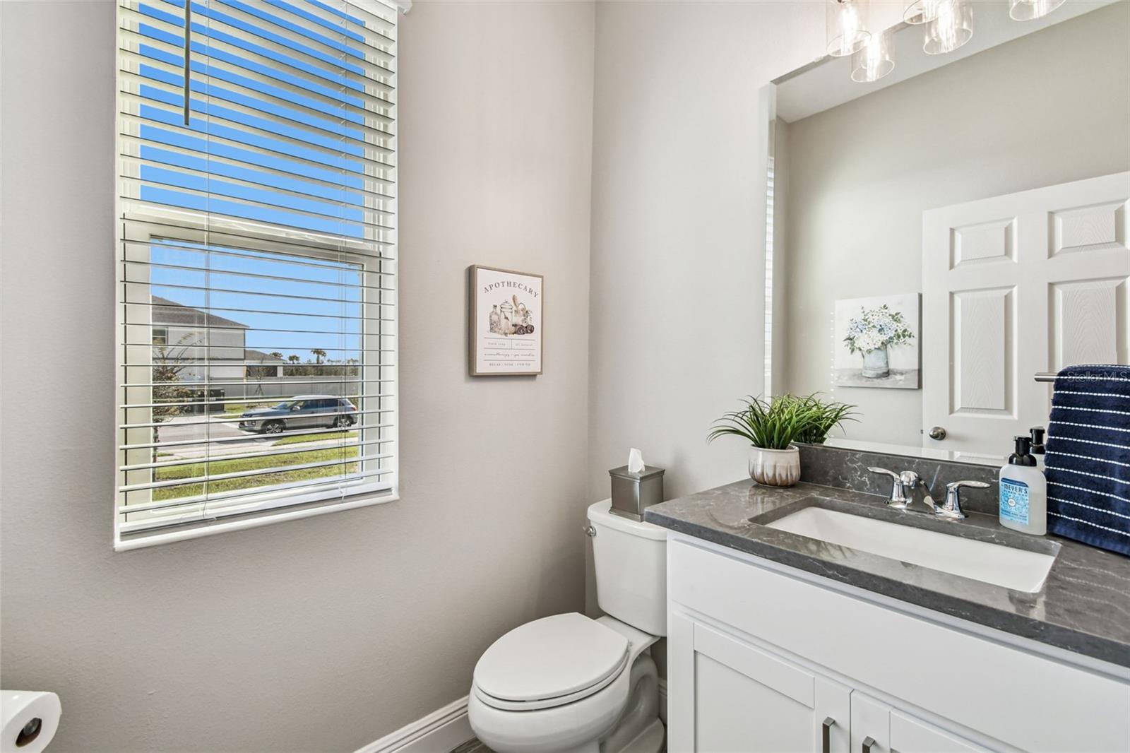 Image 14 of 37 For 14539 Crestavista Avenue