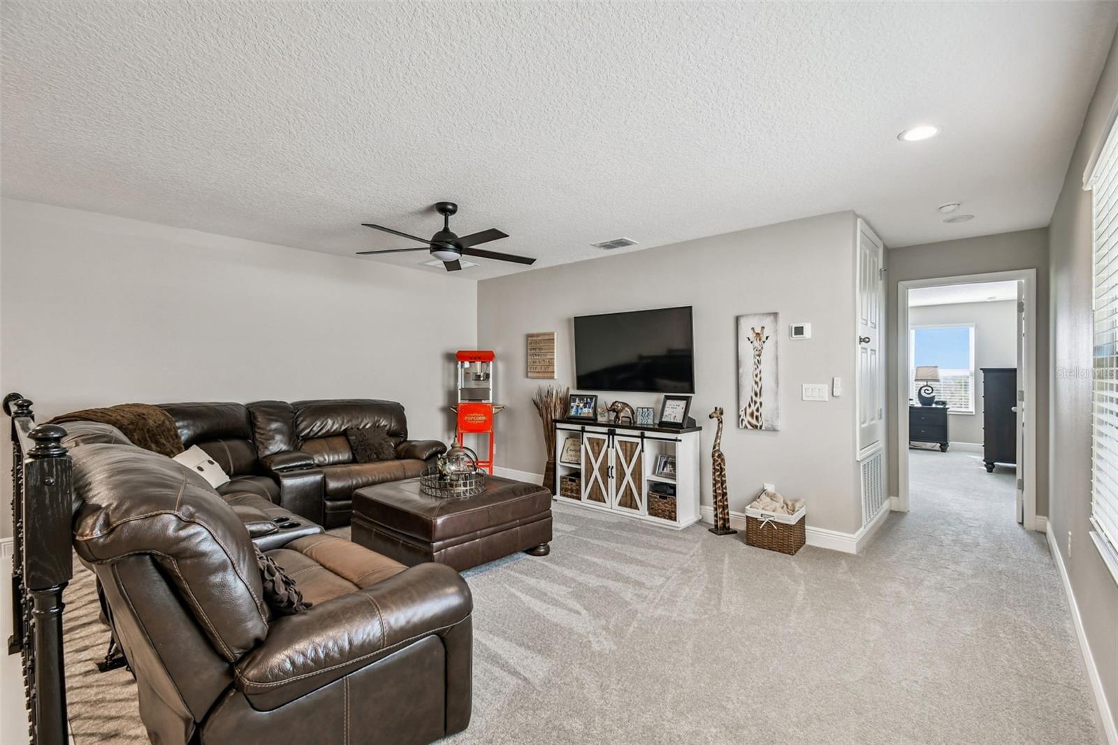 Image 18 of 37 For 14539 Crestavista Avenue