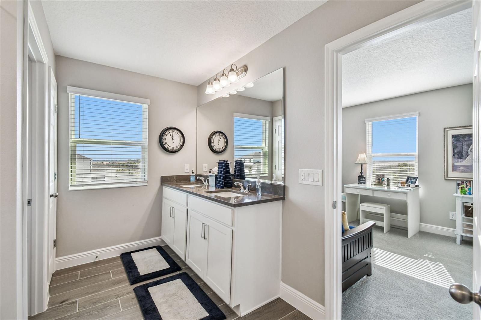 Image 25 of 37 For 14539 Crestavista Avenue