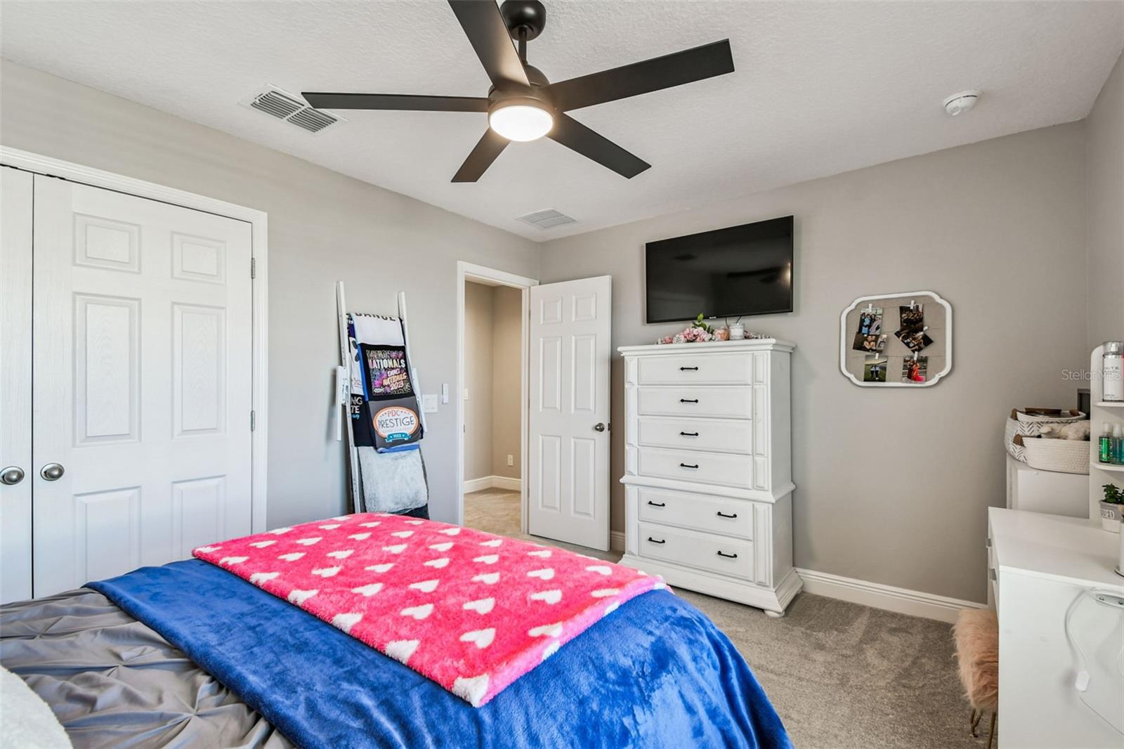 Image 27 of 37 For 14539 Crestavista Avenue