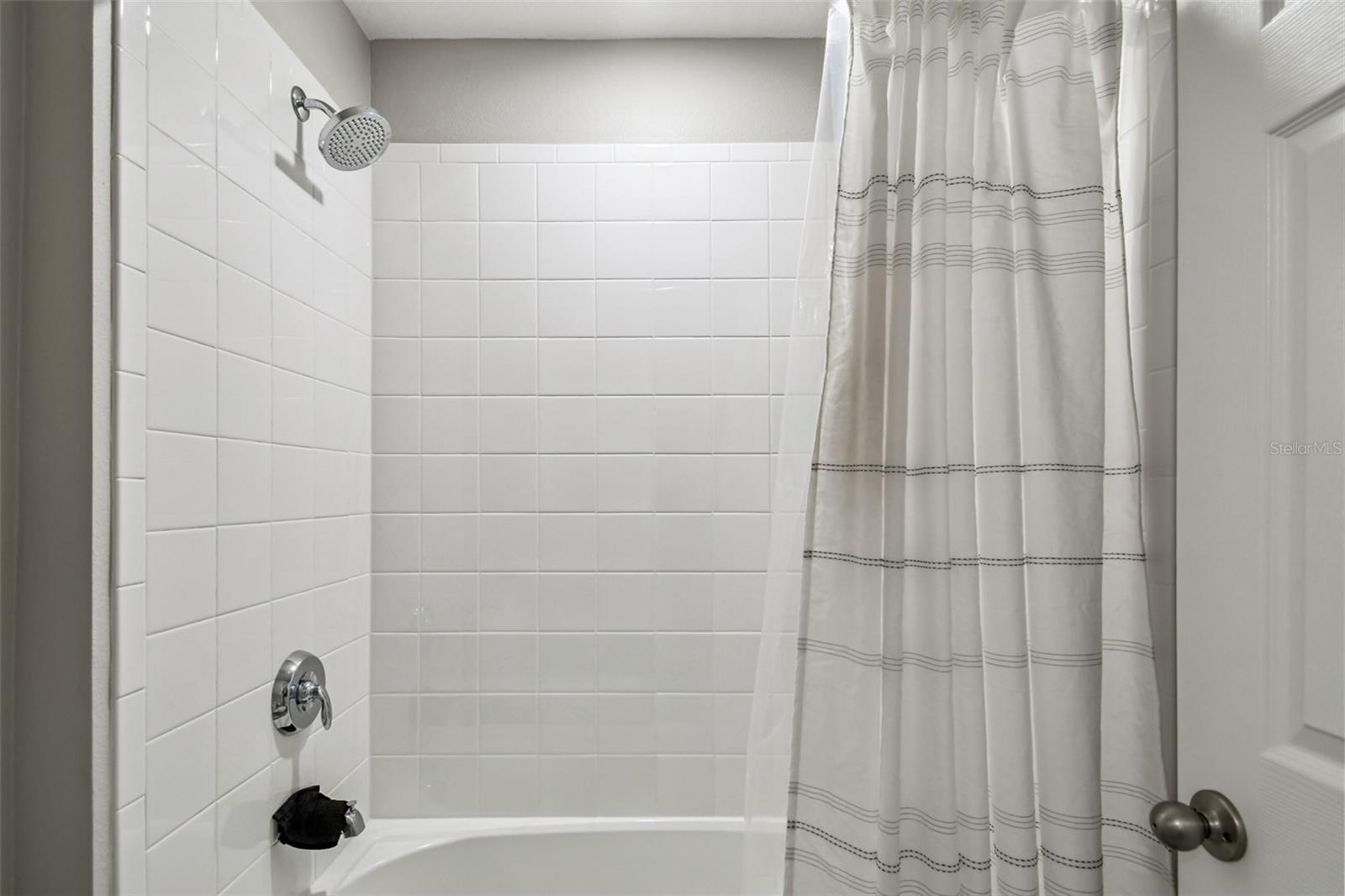 Image 29 of 37 For 14539 Crestavista Avenue