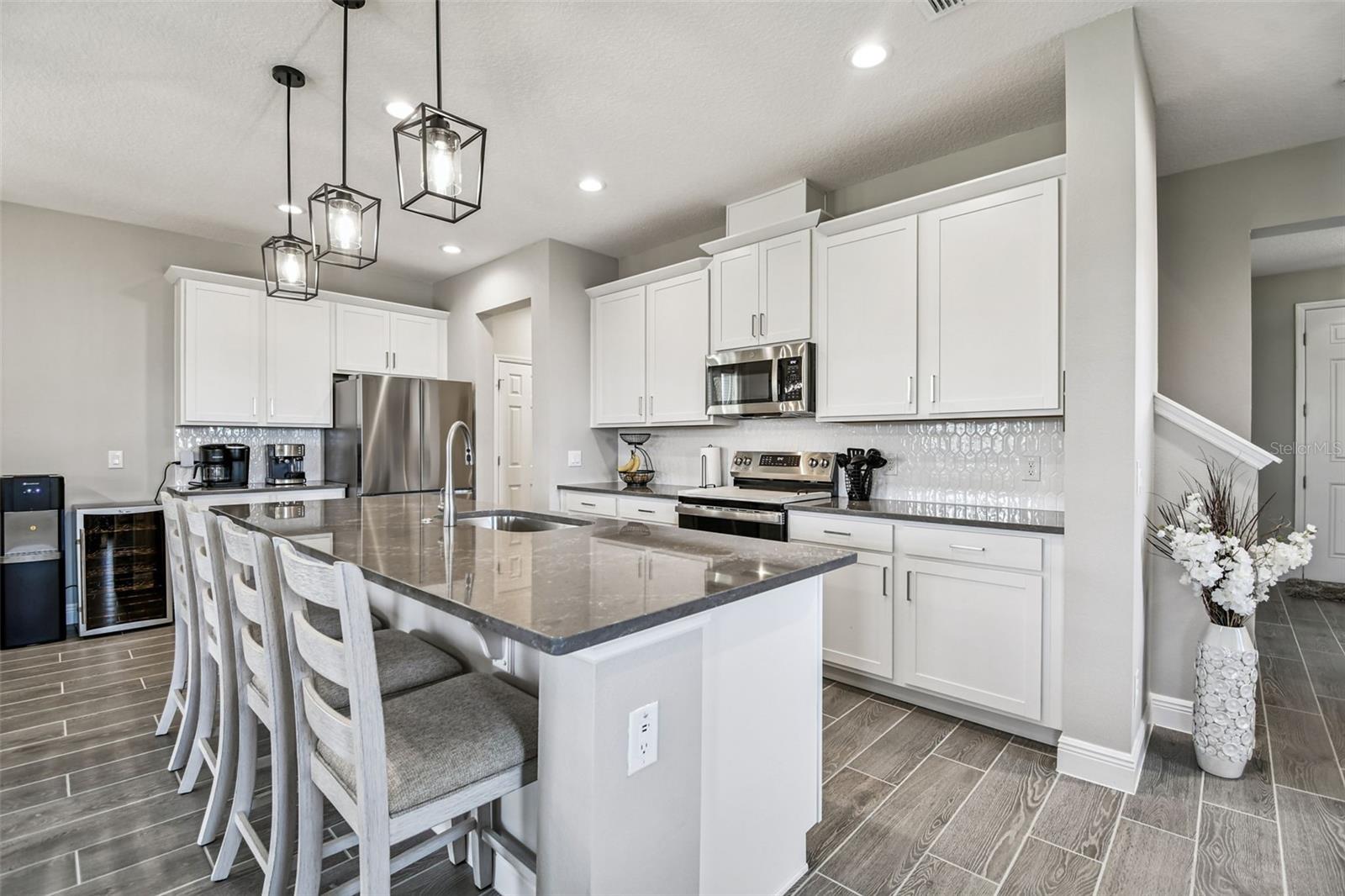 Image 7 of 37 For 14539 Crestavista Avenue