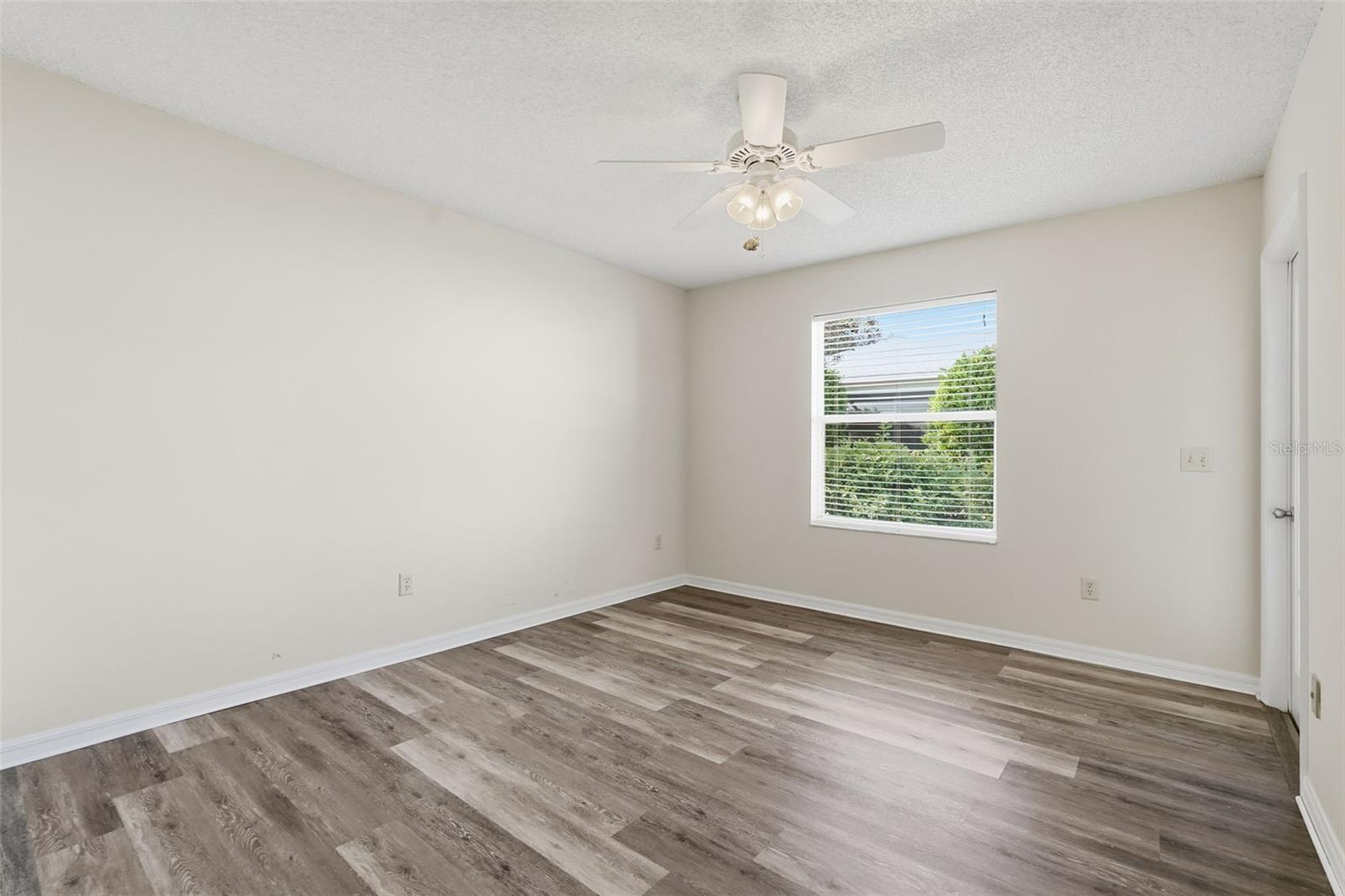 Image 29 of 69 For 17985 92nd Amory Avenue