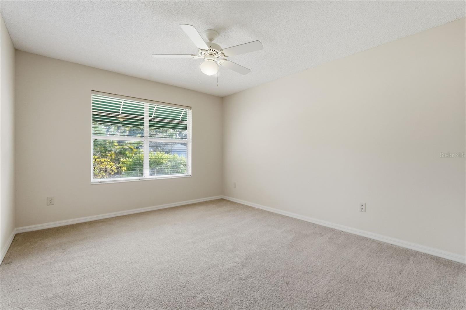 Image 33 of 69 For 17985 92nd Amory Avenue