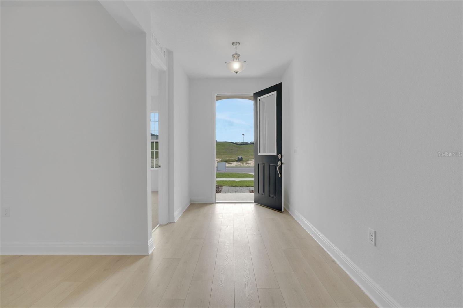 Image 10 of 38 For 748 Sunshower Drive