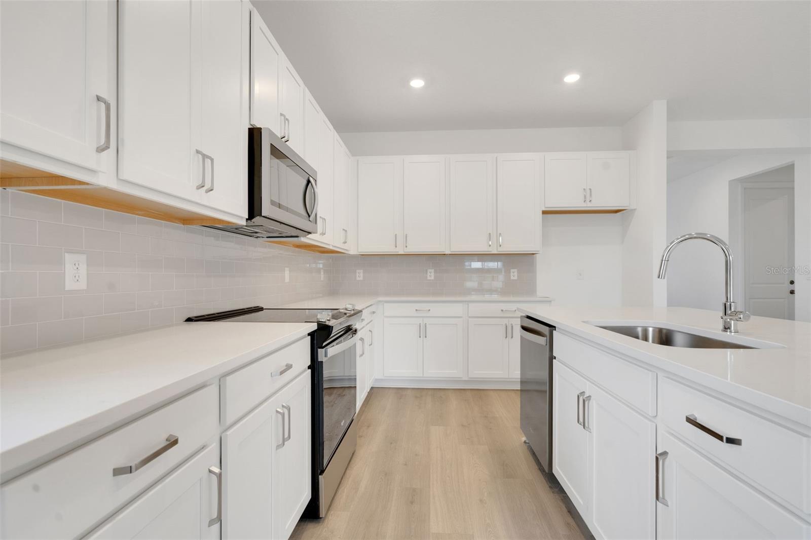 Image 18 of 41 For 1022 Swamp Chestnut Loop