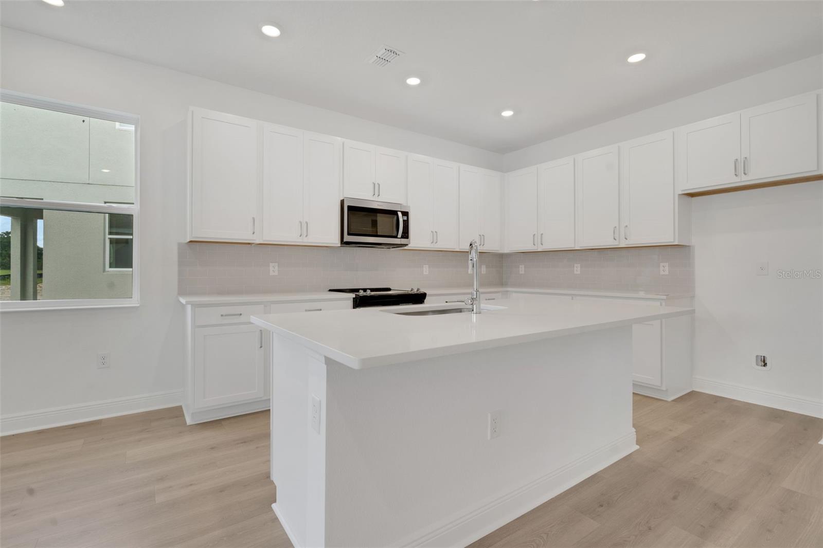 Image 20 of 41 For 1022 Swamp Chestnut Loop