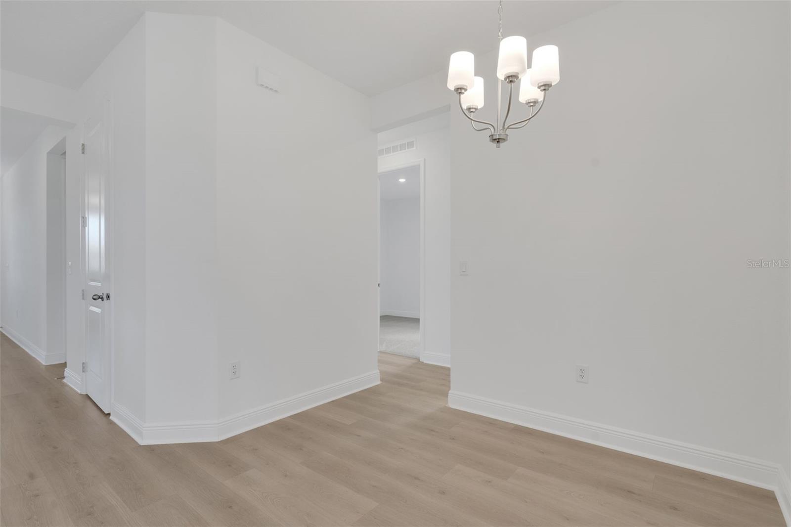 Image 22 of 41 For 1022 Swamp Chestnut Loop