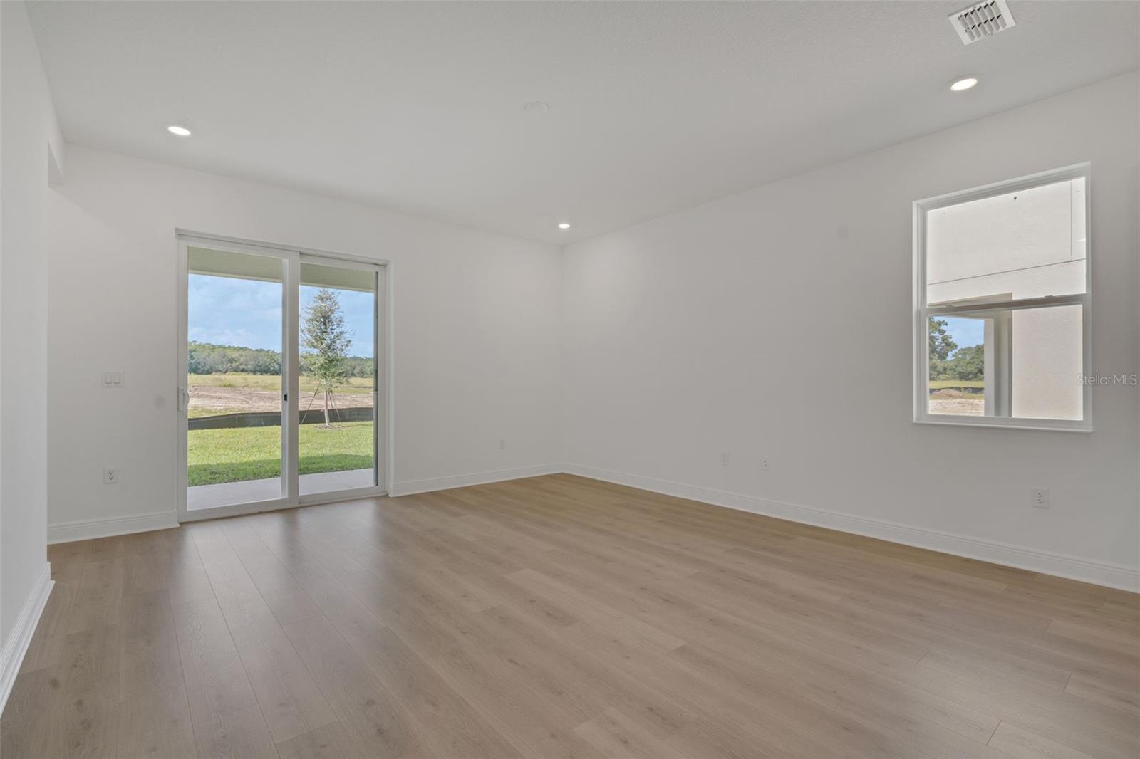 Image 28 of 41 For 1022 Swamp Chestnut Loop