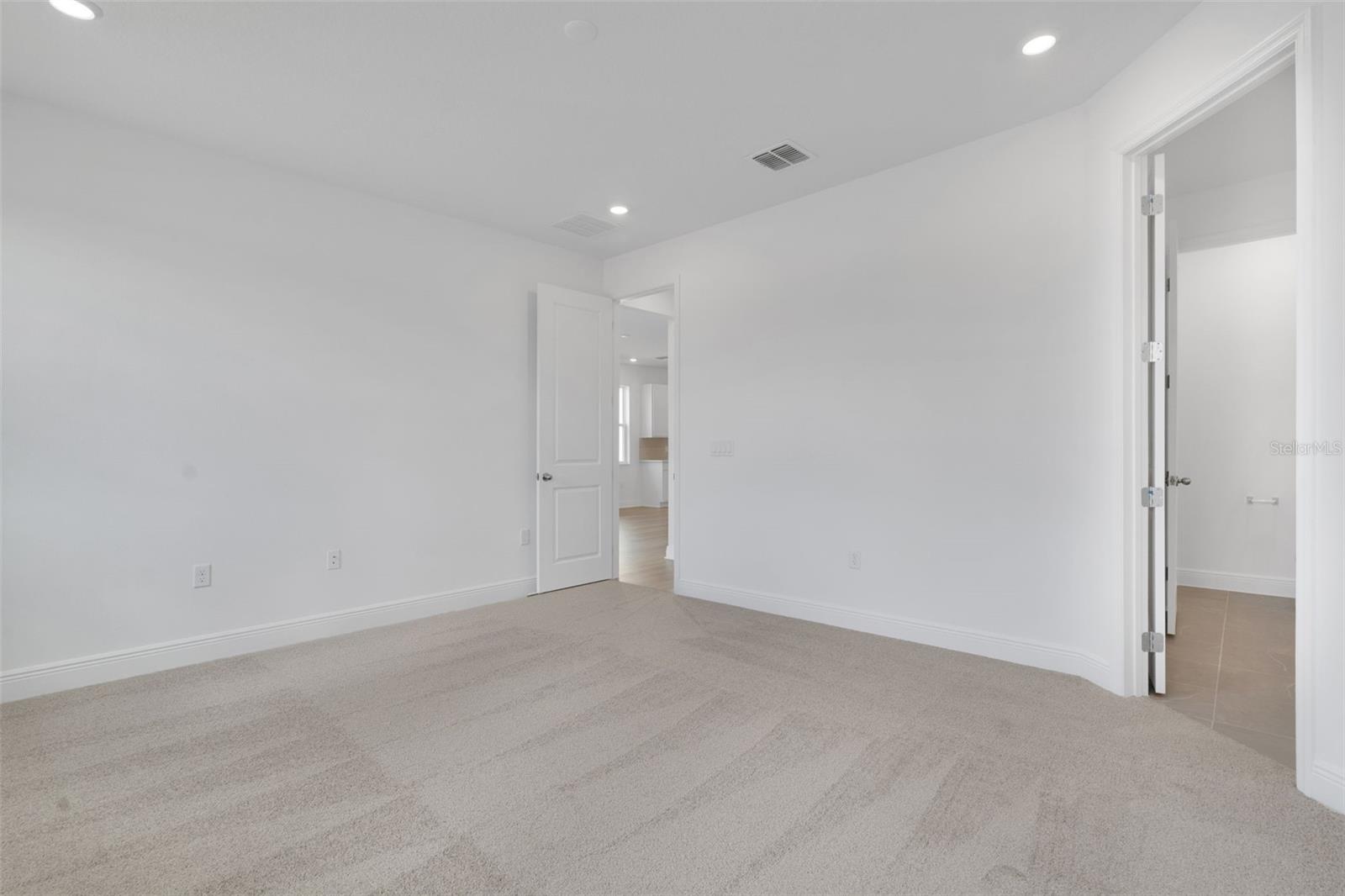 Image 30 of 41 For 1022 Swamp Chestnut Loop