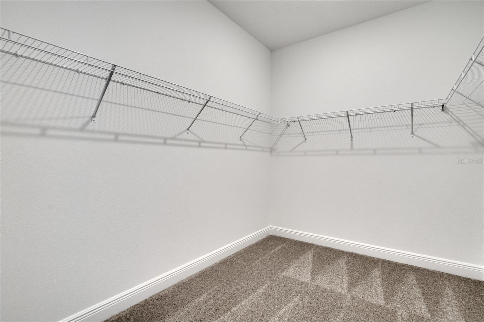 Image 33 of 41 For 1022 Swamp Chestnut Loop