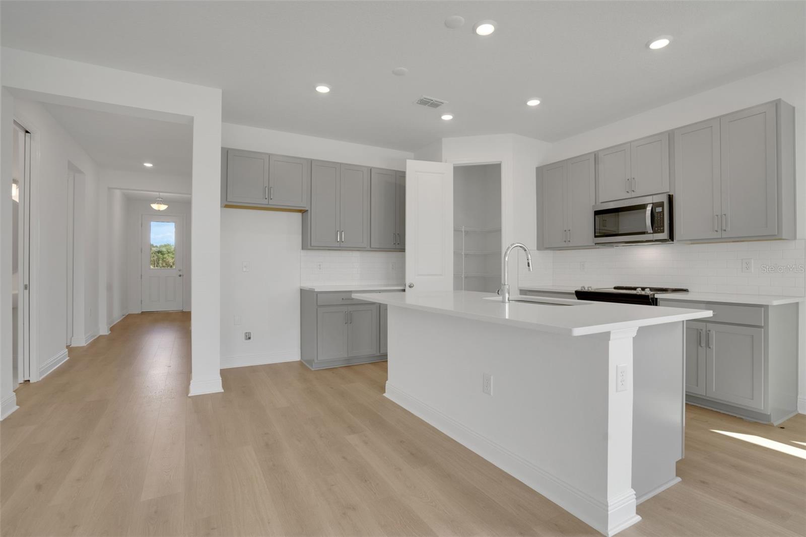 Image 12 of 37 For 1014 Swamp Chestnut Loop