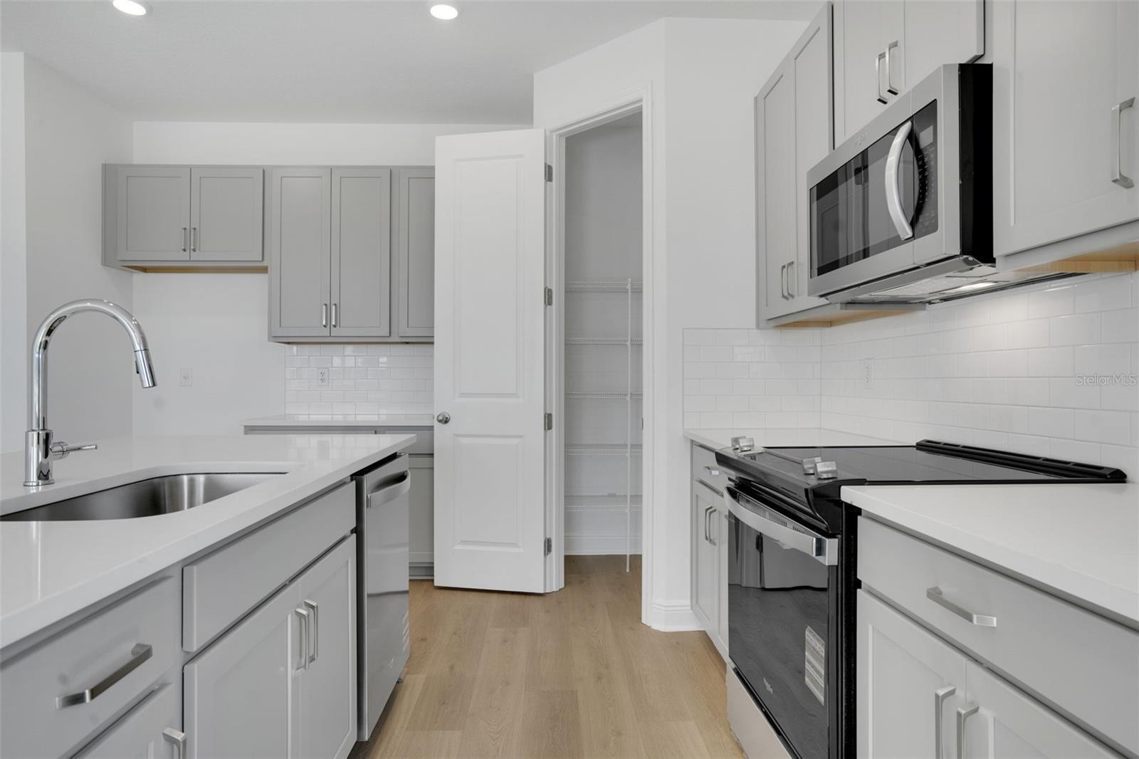 Image 15 of 37 For 1014 Swamp Chestnut Loop