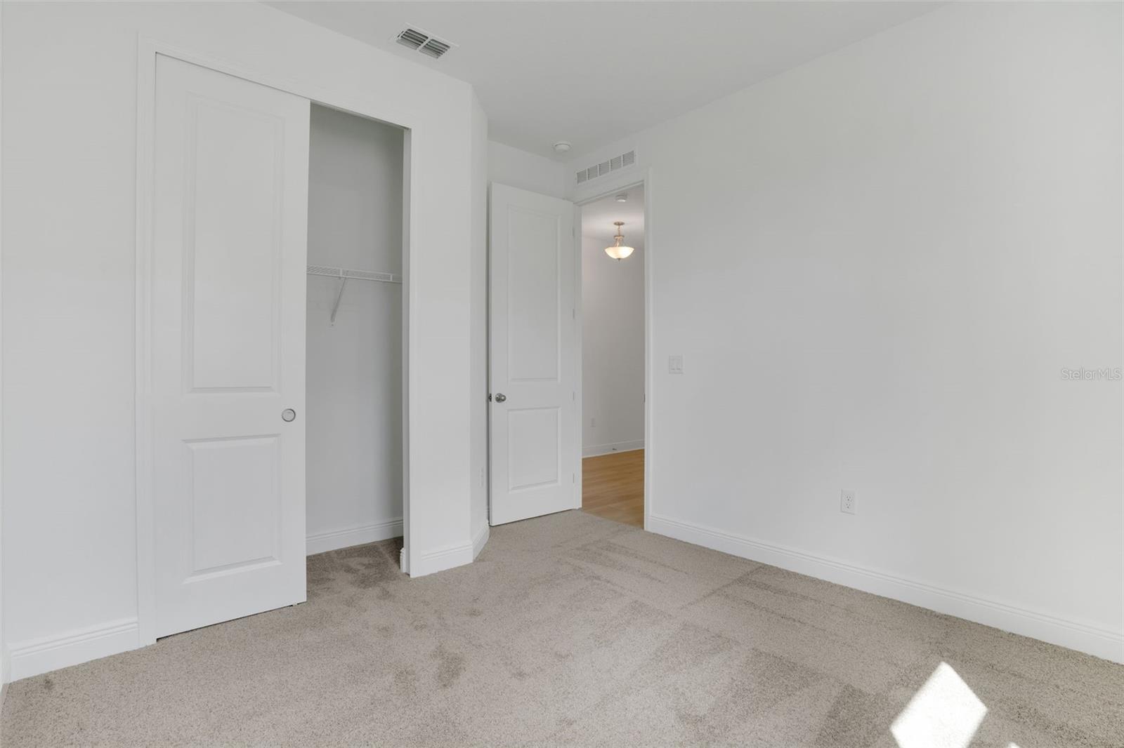 Image 22 of 37 For 1014 Swamp Chestnut Loop