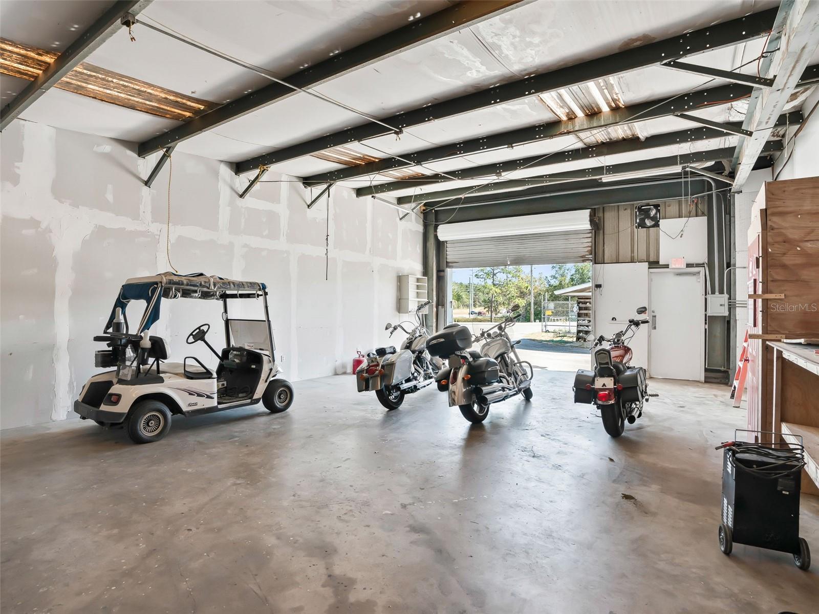 Image 23 of 45 For 9594 Maricamp Road