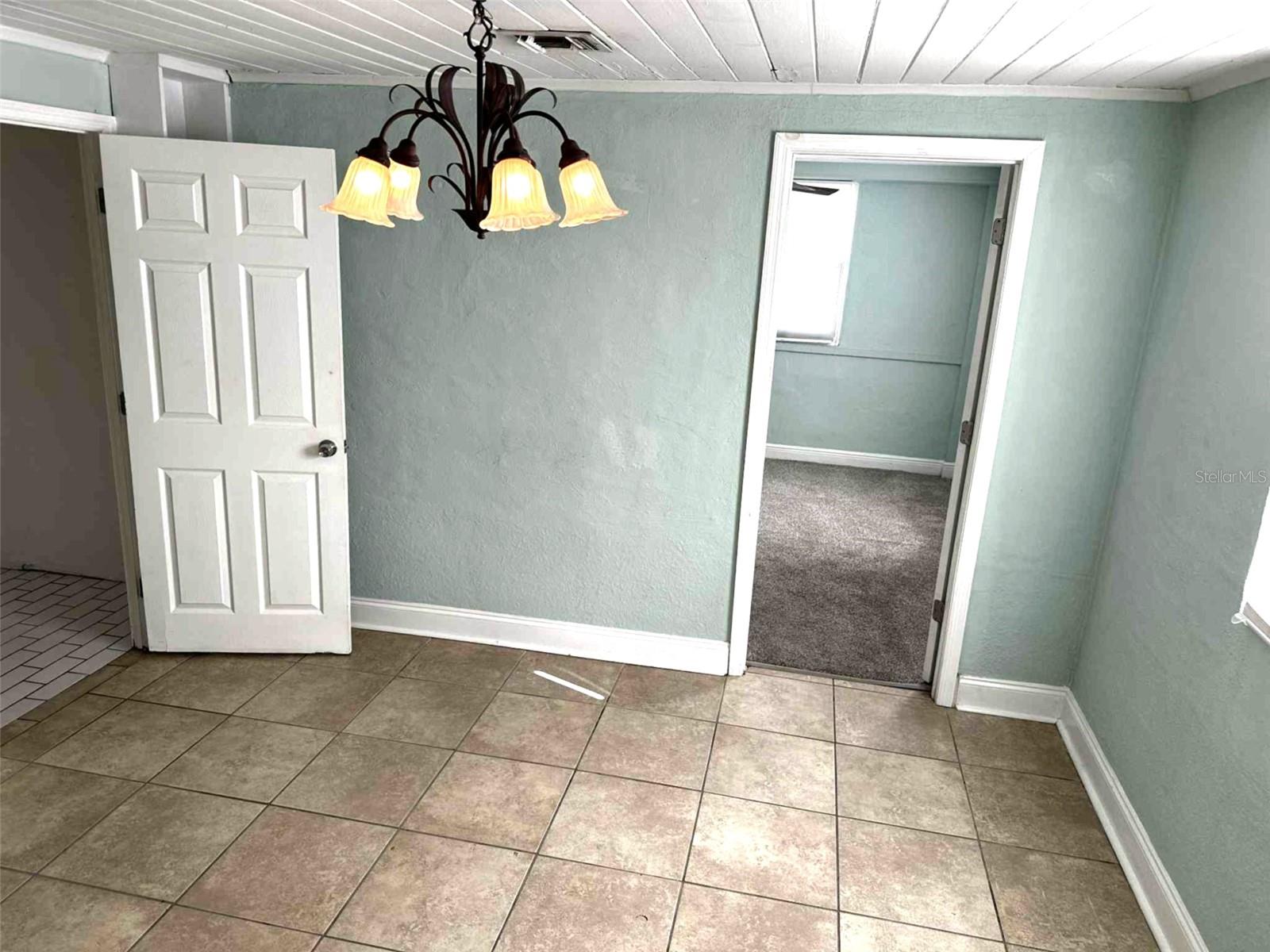 Image 11 of 16 For 115 Chesley Avenue