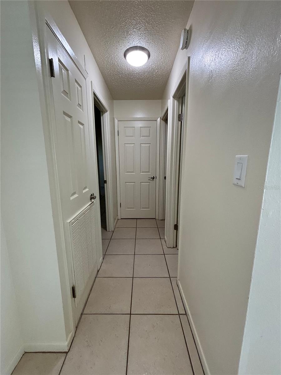 Image 12 of 17 For 822 Lone Oak Drive