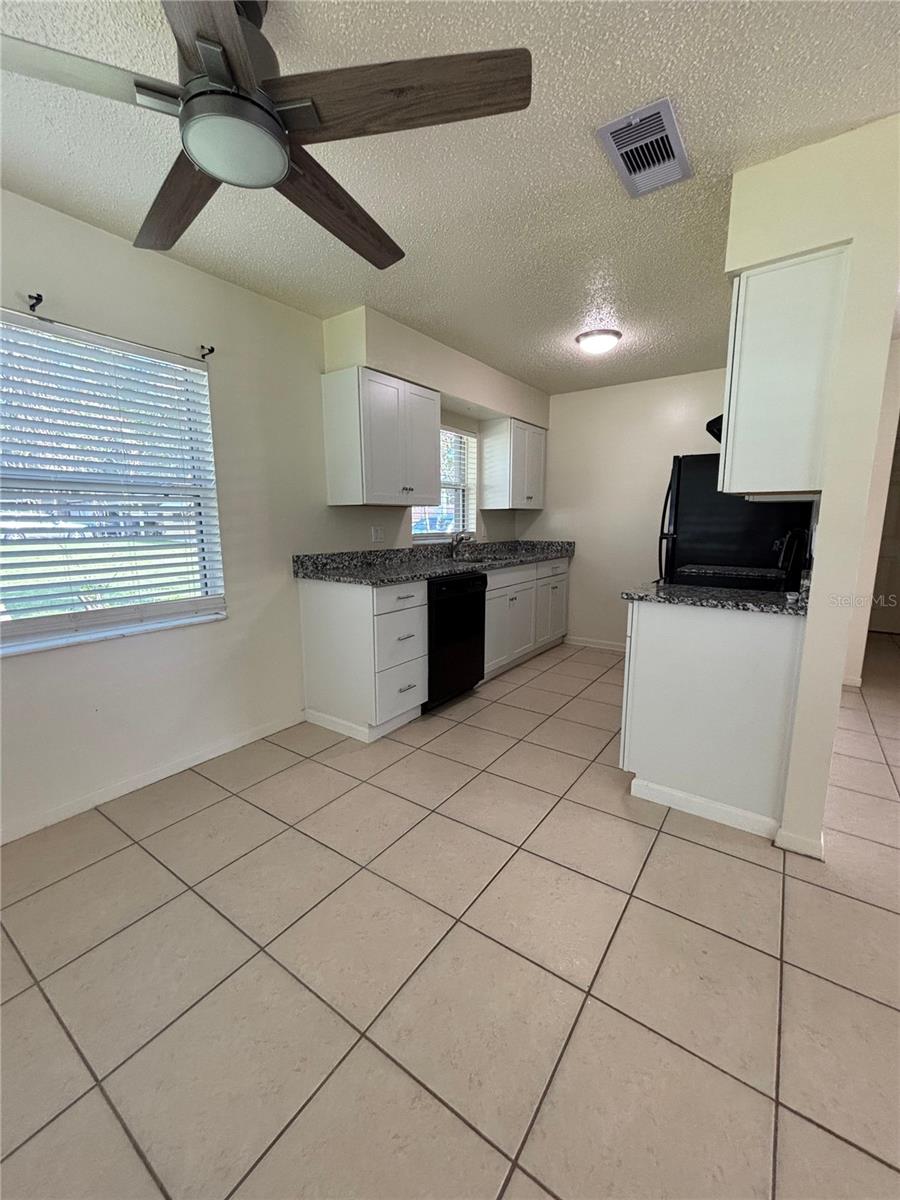 Image 13 of 17 For 822 Lone Oak Drive