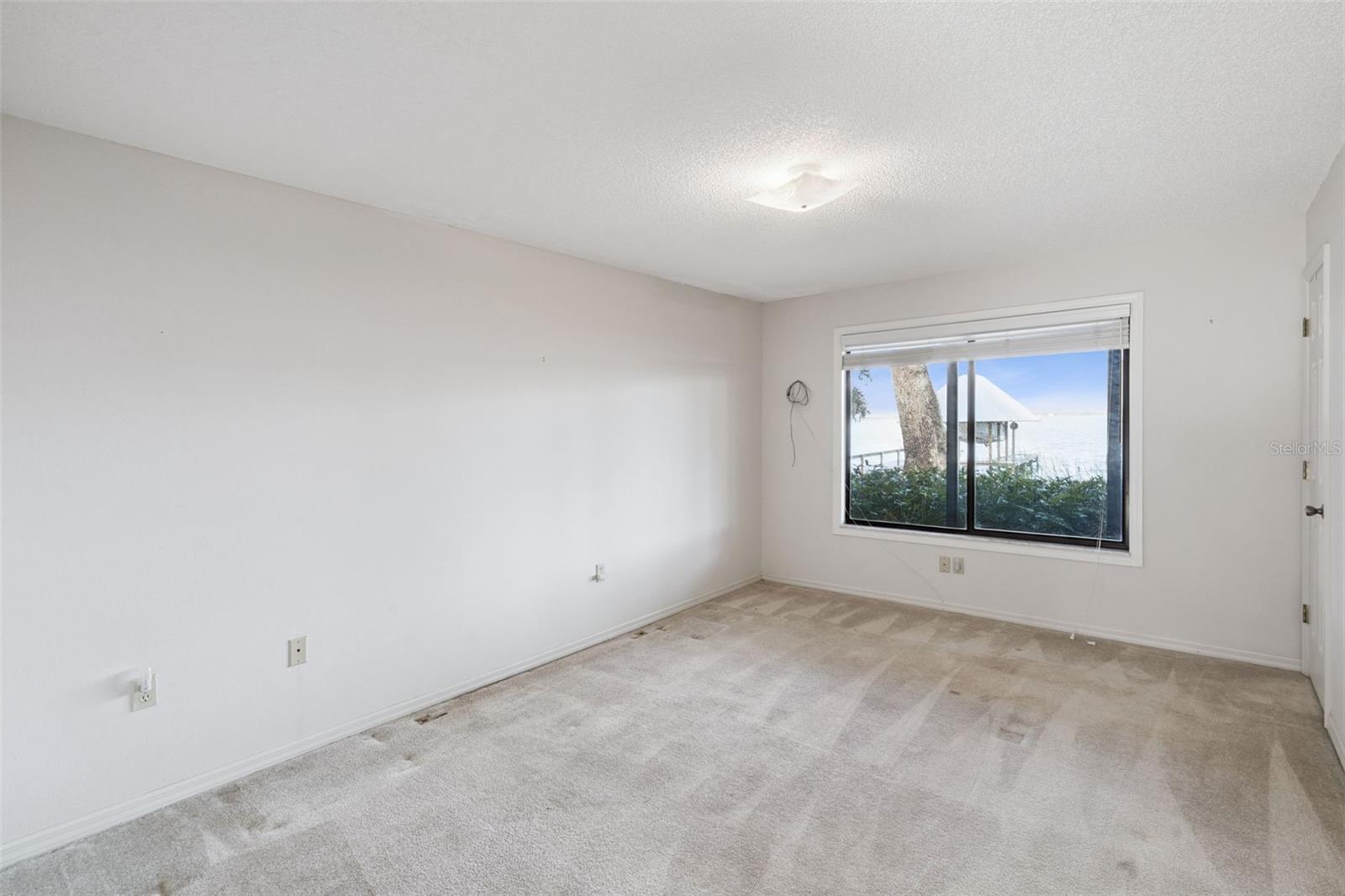 Image 18 of 56 For 16951 Deer Island Road