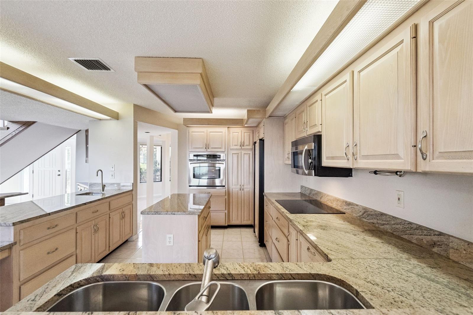 Image 37 of 56 For 16951 Deer Island Road