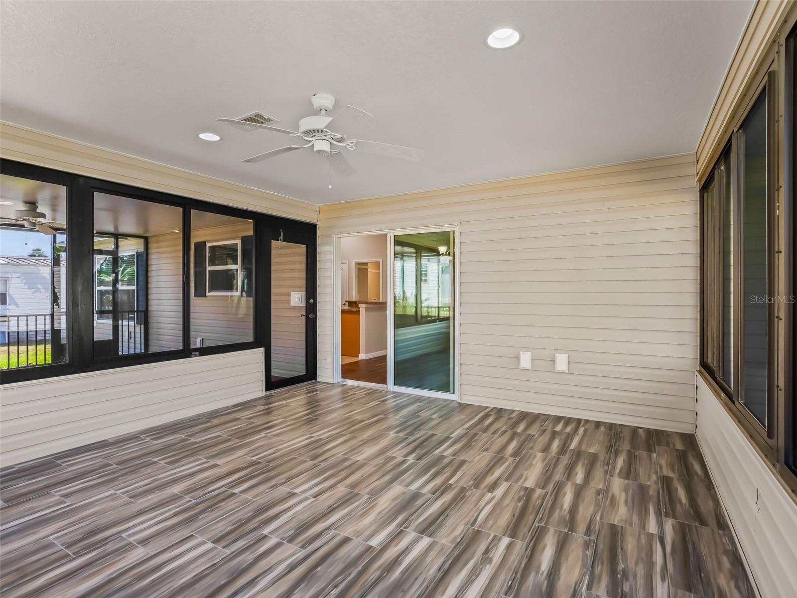 Image 15 of 37 For 828 Silver Oak Avenue