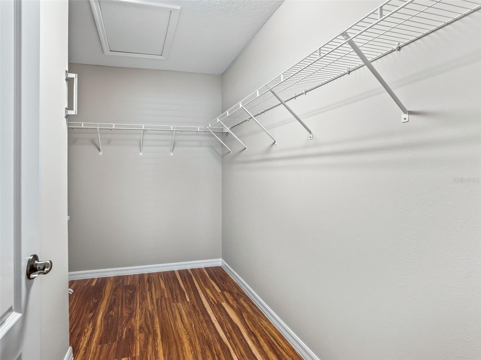 Image 21 of 37 For 828 Silver Oak Avenue