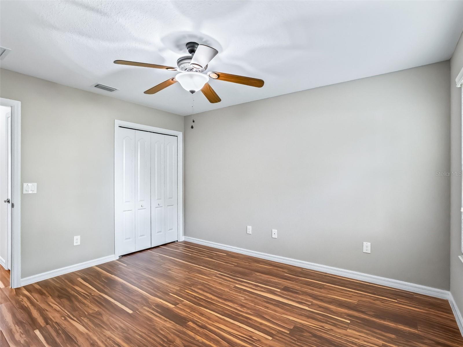 Image 23 of 37 For 828 Silver Oak Avenue