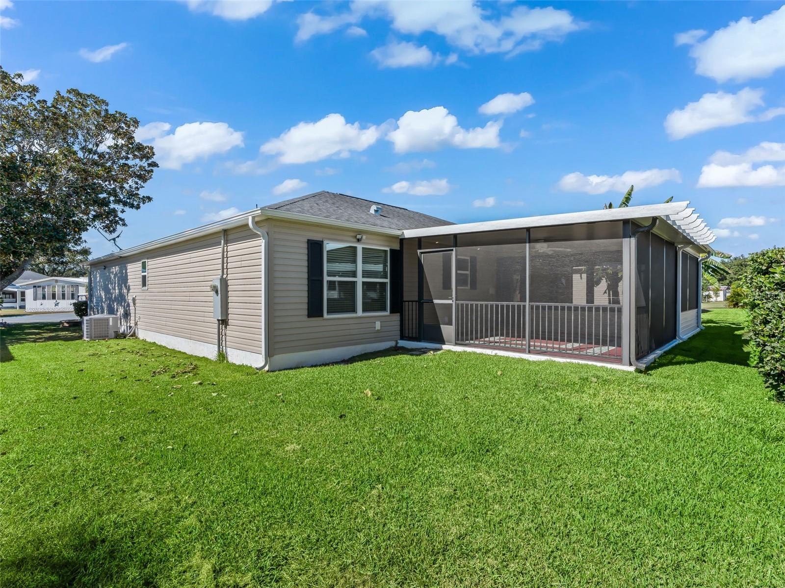 Image 32 of 37 For 828 Silver Oak Avenue