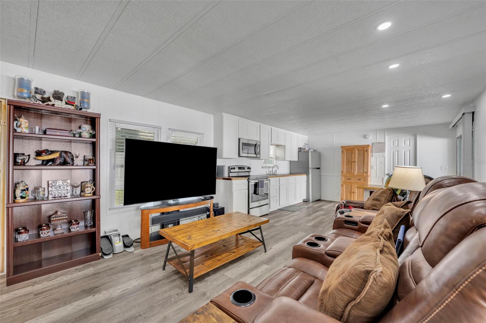 Image 9 of 45 For 47 Hawaiian Way