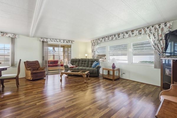 Image 11 of 81 For 101 Mango Cove